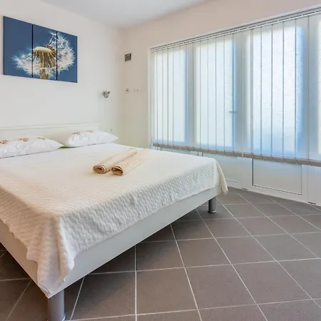 Tomic A Mazuranica - Hr-09435-03 By Interhome Appartement